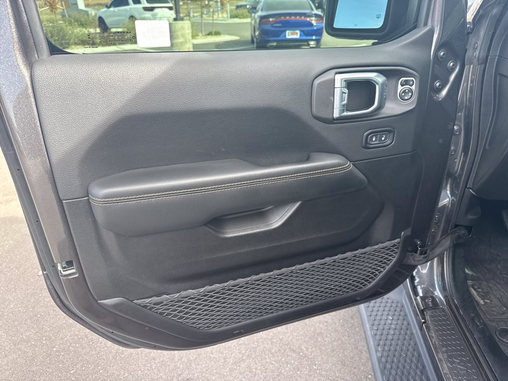 Used 2024 Jeep Wrangler Unlimited Sahara AWD/4WD image 13