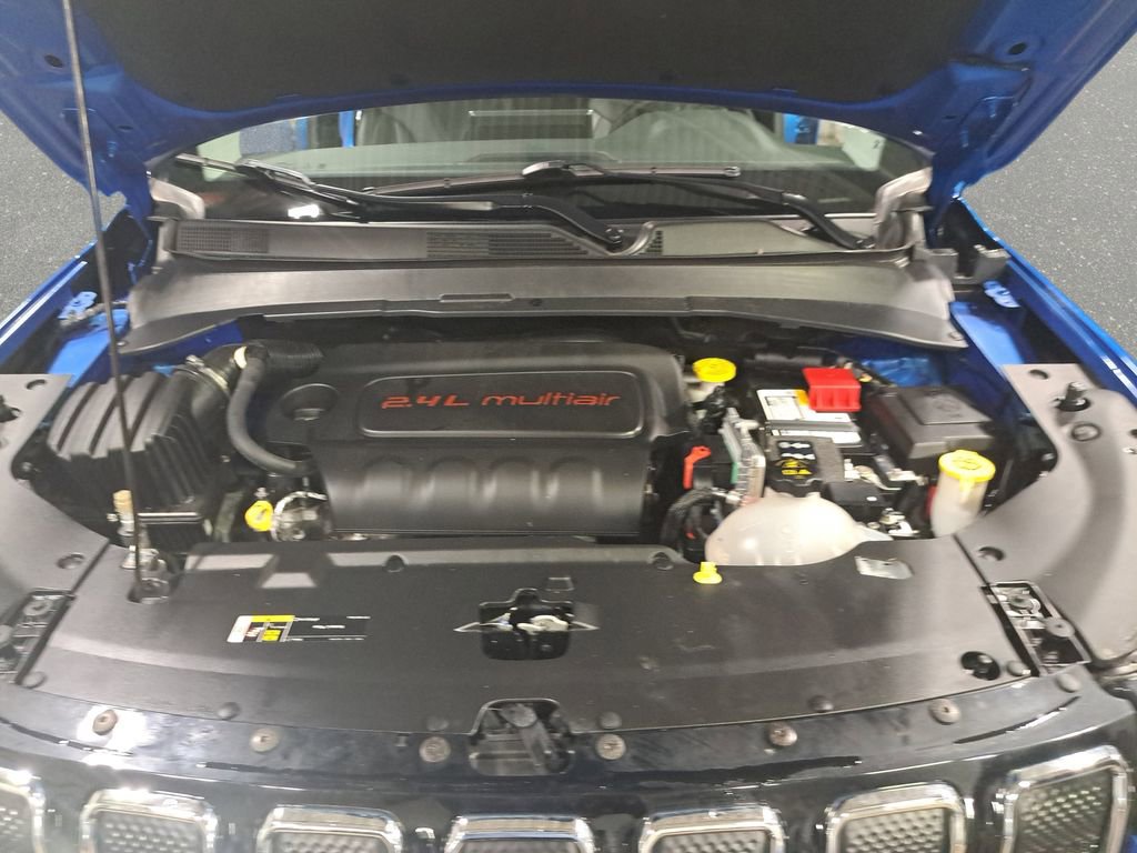 Certified 2022 Jeep Compass Limited image 31