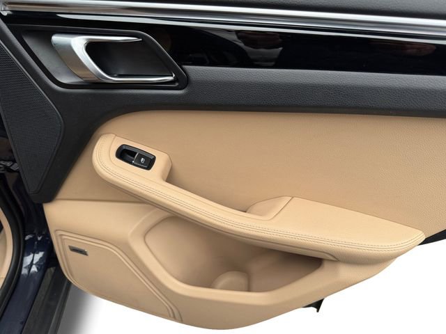 Used 2022 Porsche Macan image 18