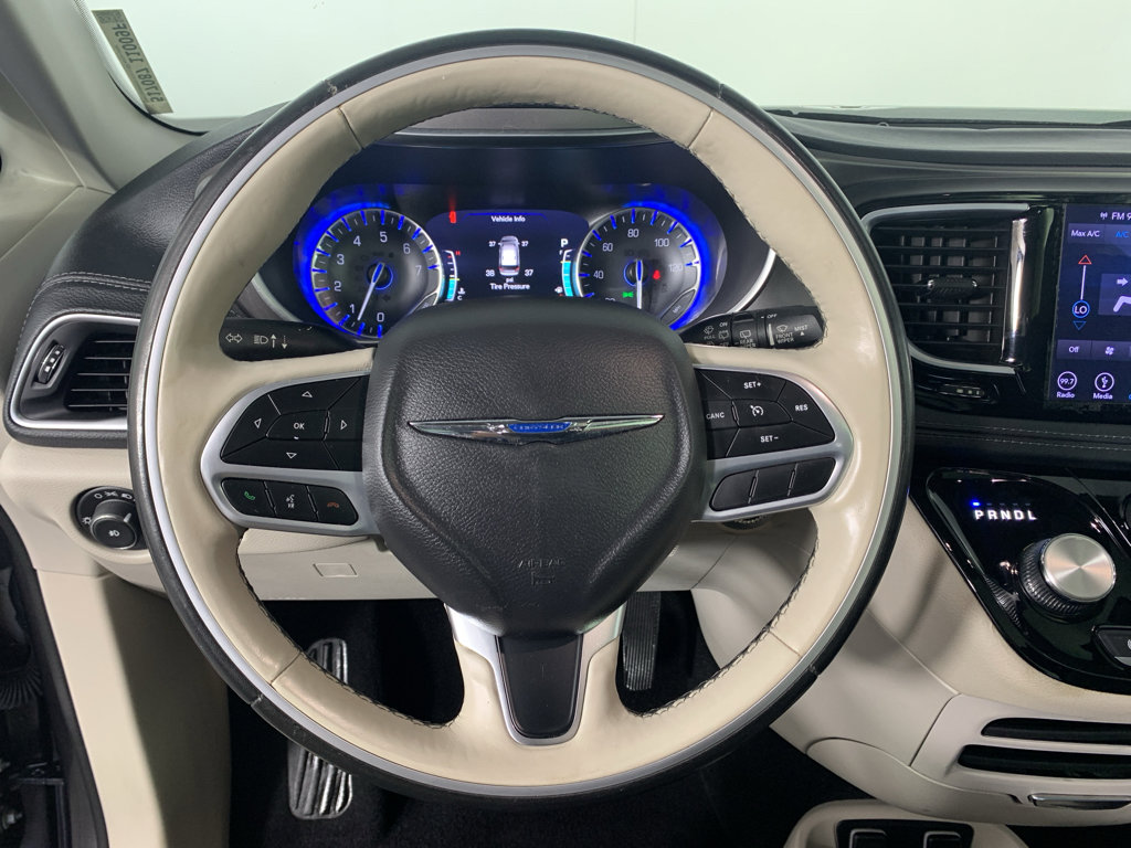 Used 2019 Chrysler Pacifica Limited FWD image 21
