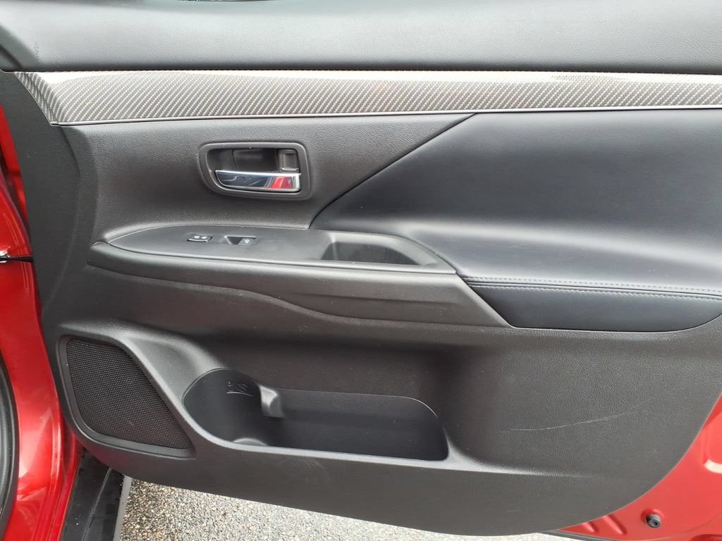 Used 2019 Mitsubishi Outlander SEL AWD/4WD image 14