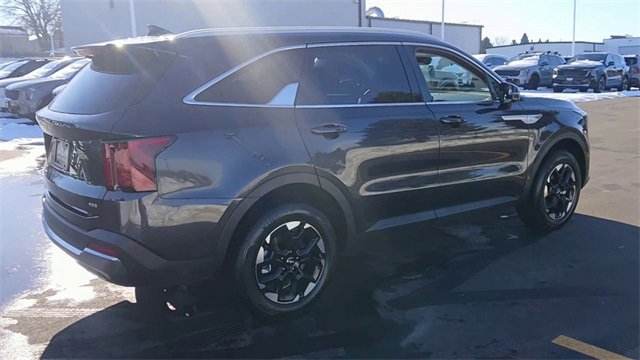 New 2026 Kia Sorento S image 3