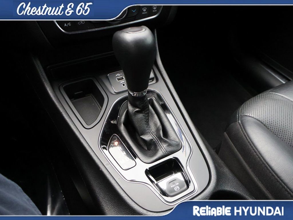 Used 2020 Jeep Cherokee Limited image 39