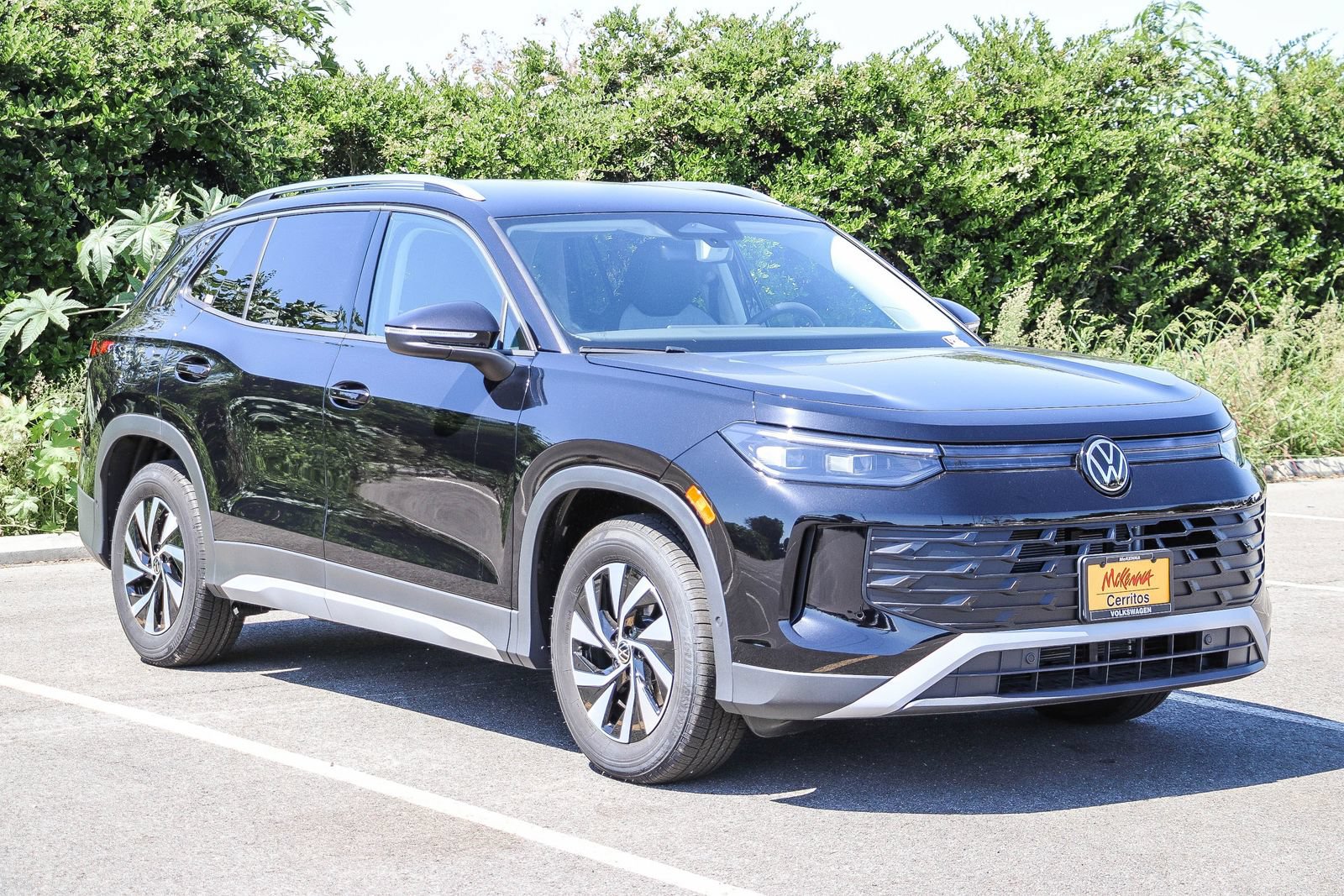 New 2026 Volkswagen Tiguan S FWD image 3