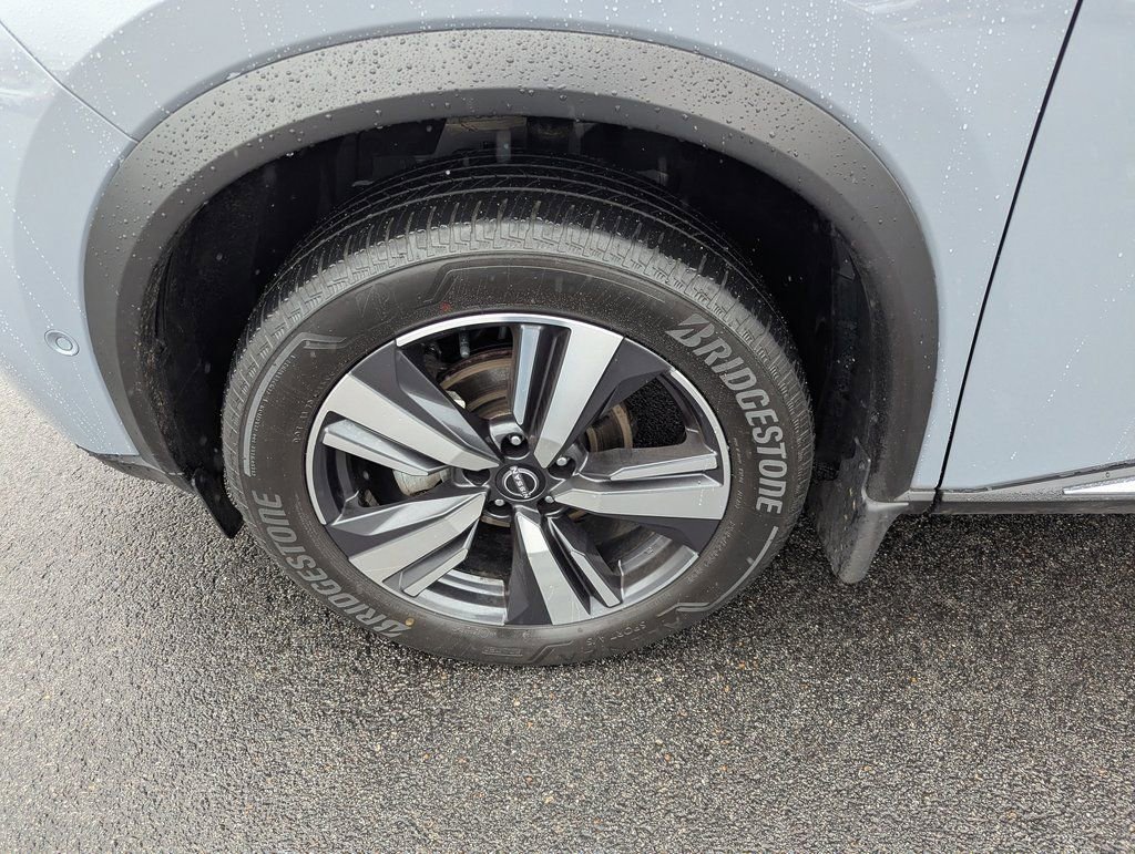 Used 2023 Nissan Rogue Platinum image 12