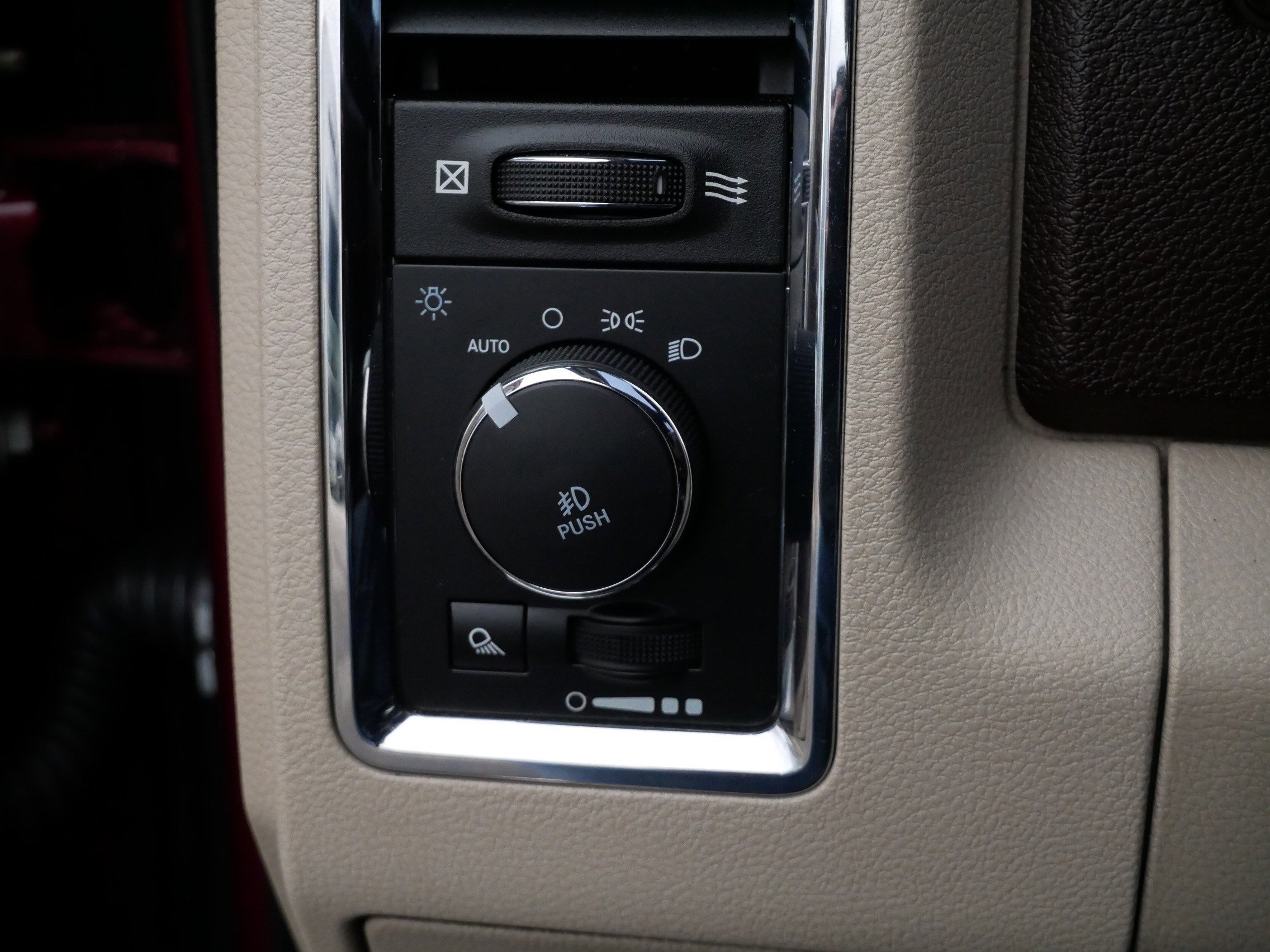 Used 2017 RAM 1500 Laramie w/ Convenience Group image 27