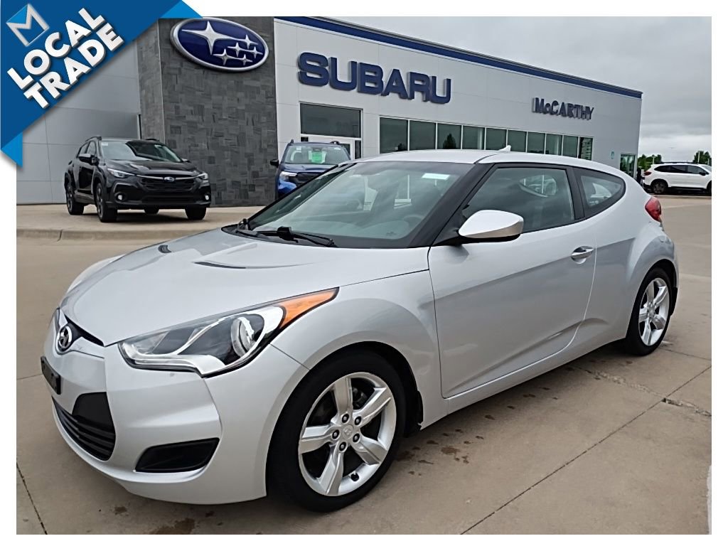 Used 2012 Hyundai Veloster FWD image 2