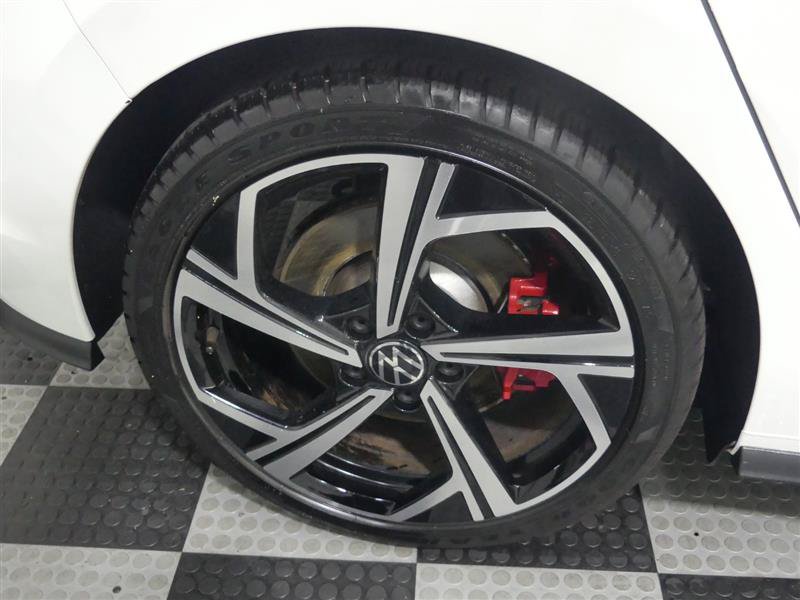 Used 2024 Volkswagen GTI SE FWD image 17