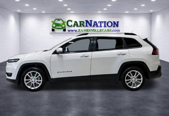 Used 2019 Jeep Cherokee Overland w/ Technology Group AWD/4WD image 3