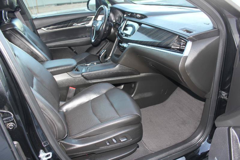 Used 2024 Cadillac XT6 Premium Luxury FWD image 23