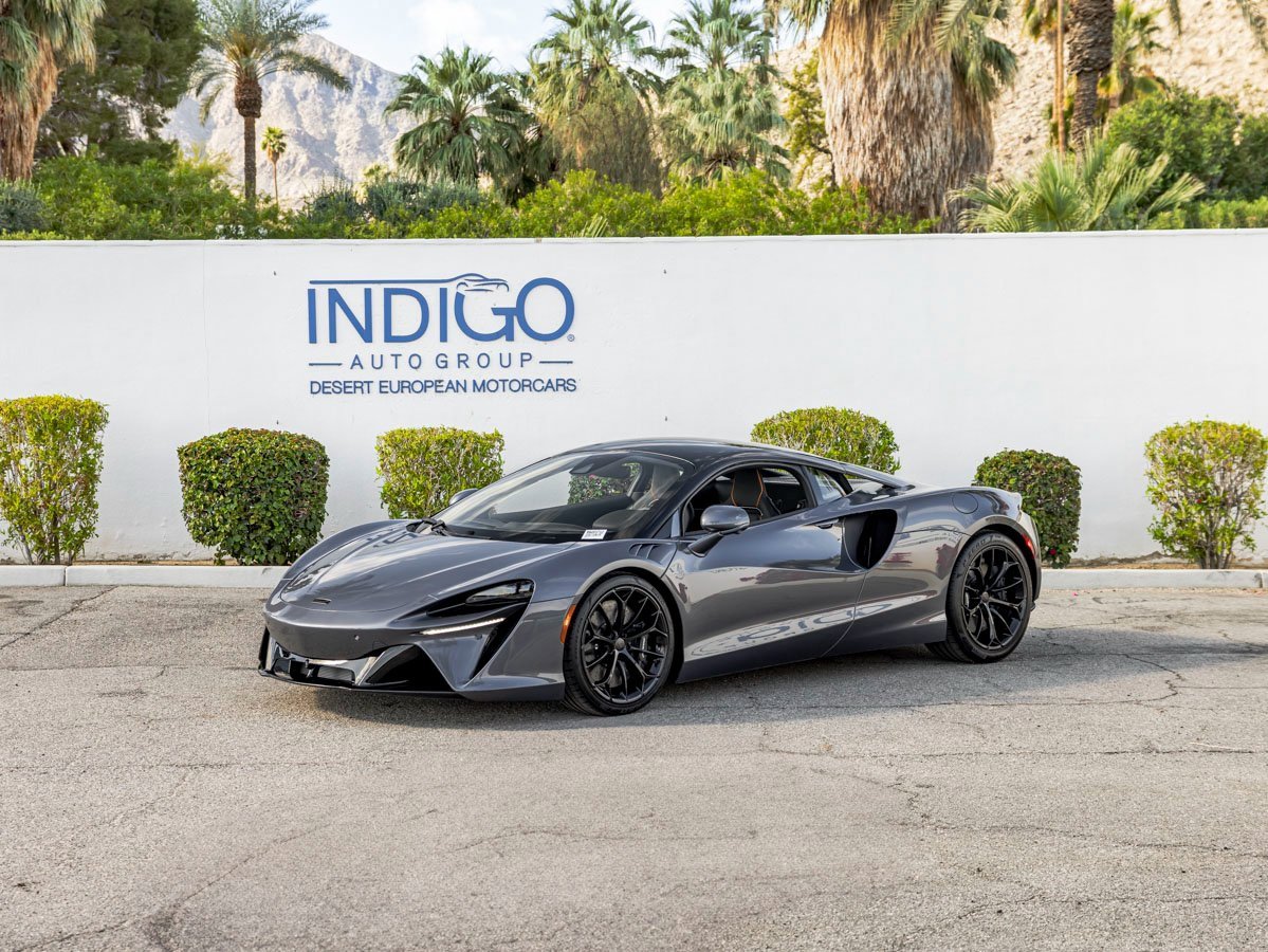 New 2025 McLaren Artura