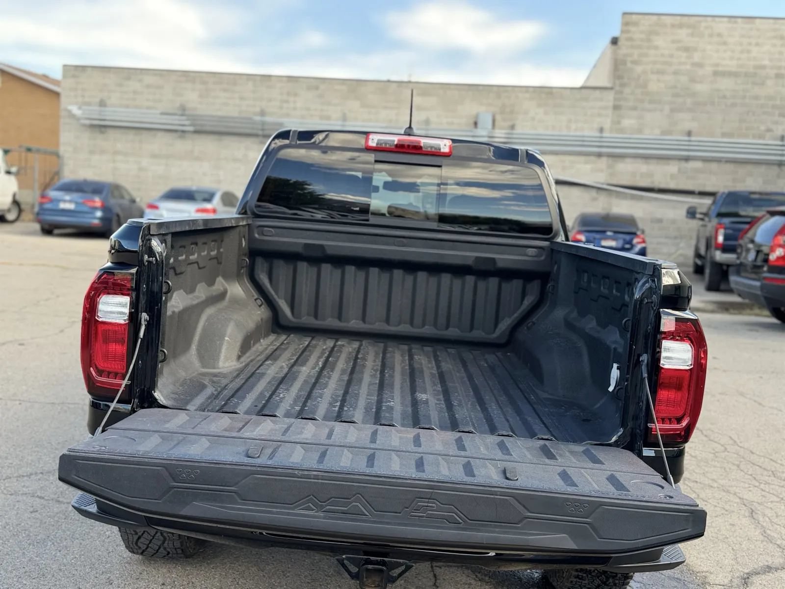 Used 2024 GMC Canyon AT4 AWD/4WD image 16