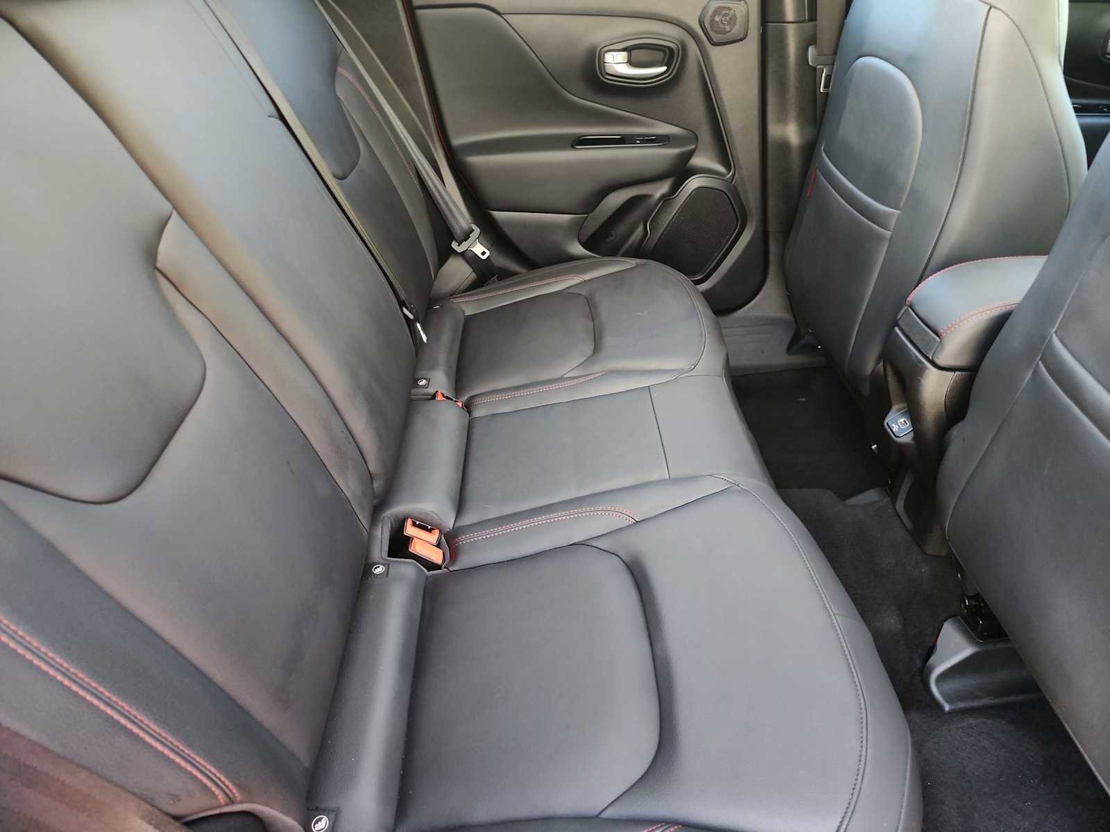 Used 2023 Jeep Renegade Trailhawk w/ Sun/Sound Group AWD/4WD image 17