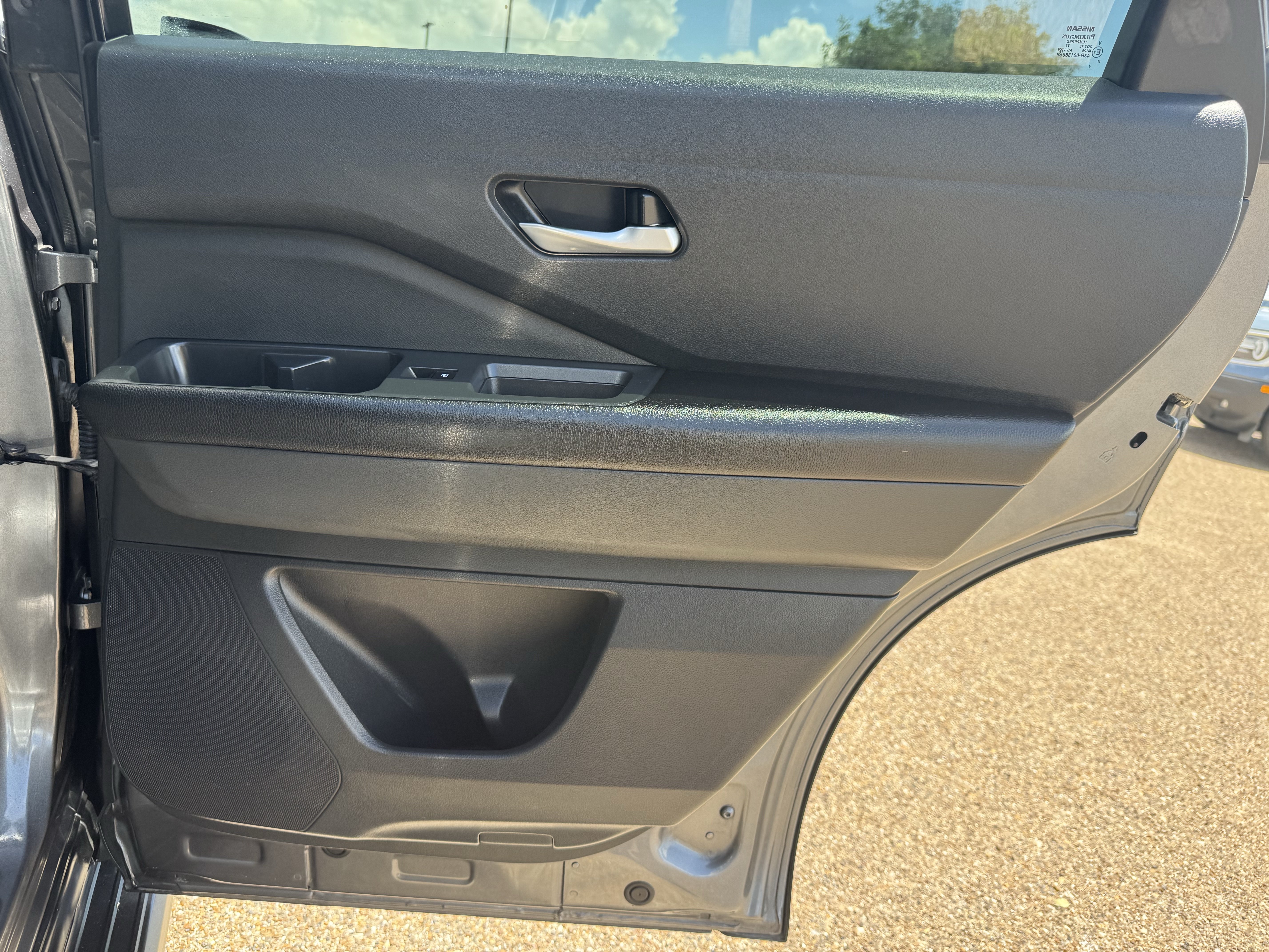 Used 2022 Nissan Pathfinder SV FWD image 30
