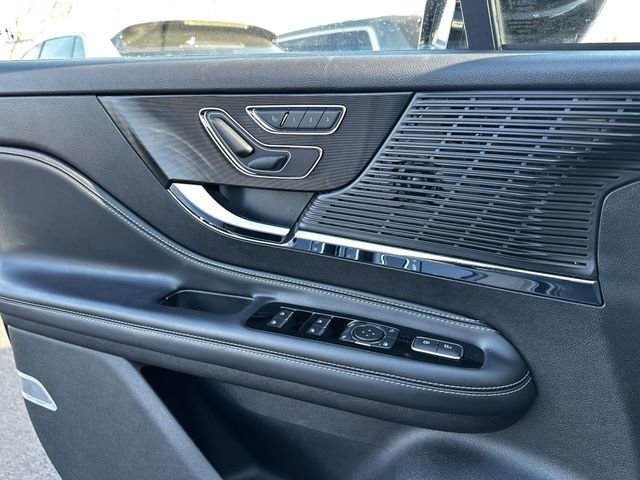 Used 2022 Lincoln Corsair AWD w/ Equipment Group 101A image 30