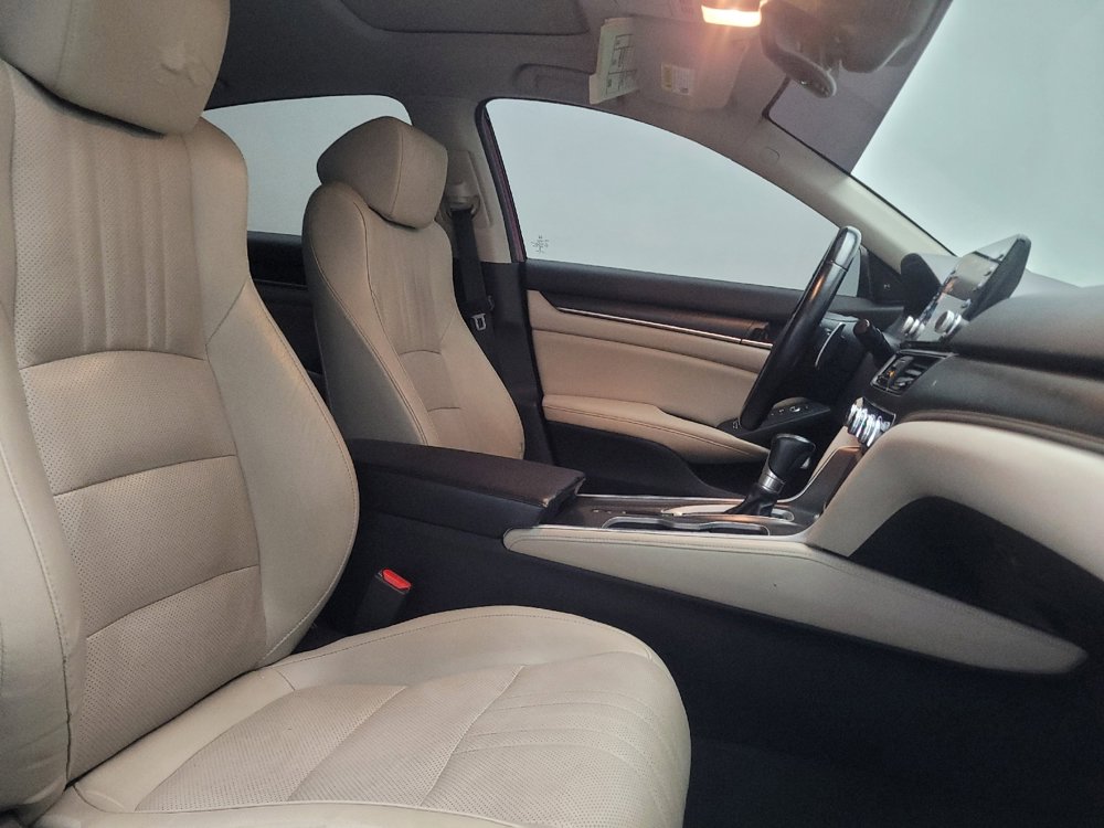 Used 2018 Honda Accord Touring image 21