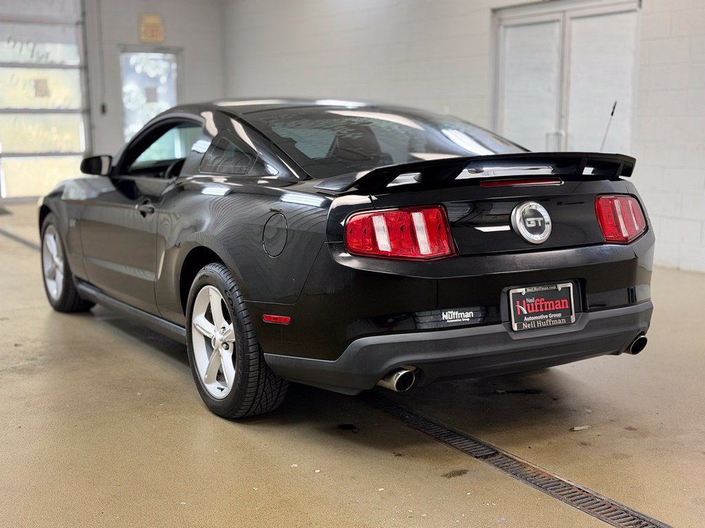 Used 2010 Ford Mustang GT RWD image 8