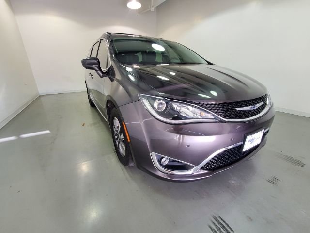 Used 2020 Chrysler Pacifica Touring-L Plus w/ Advanced Safetytec Group image 2