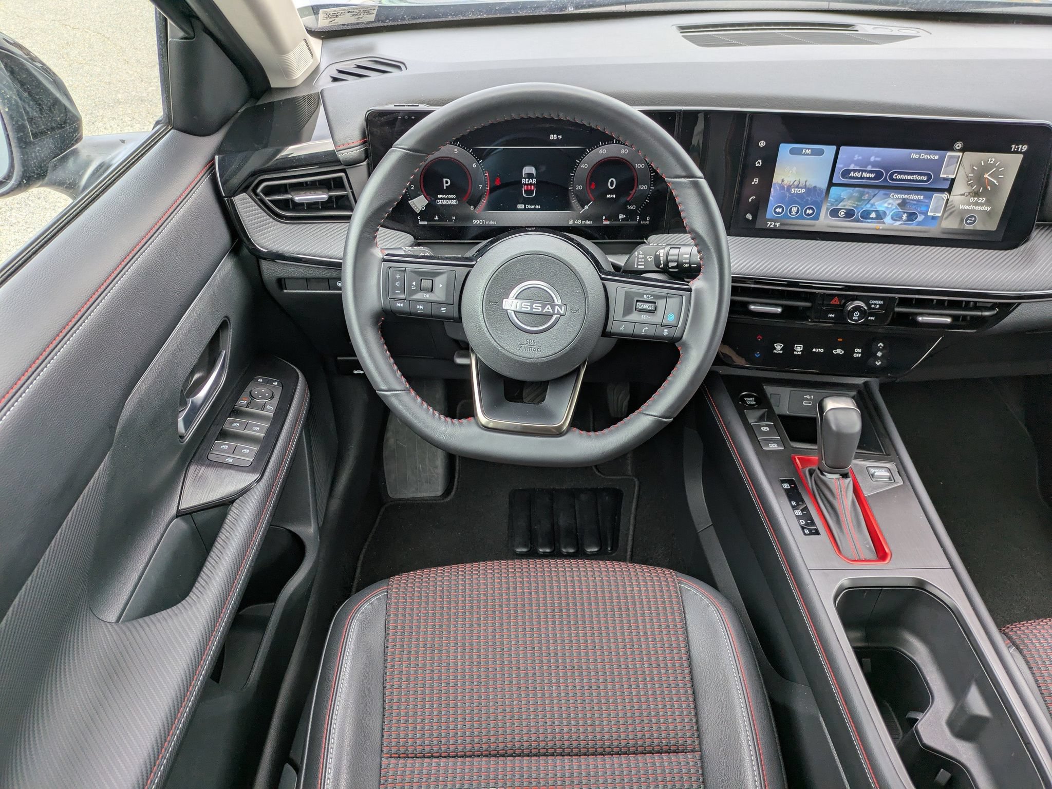 Used 2025 Nissan Kicks SR AWD/4WD image 17