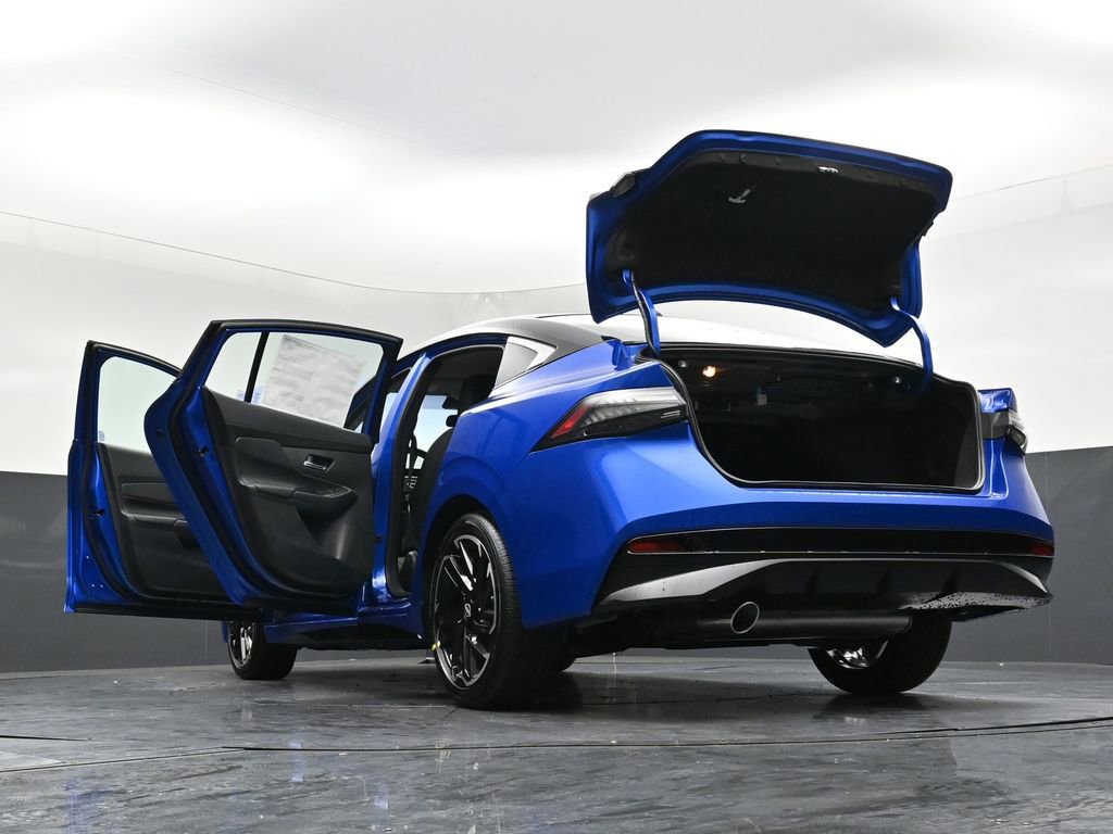 New 2026 Nissan Sentra SR w/ Floor Mat Package FWD image 35