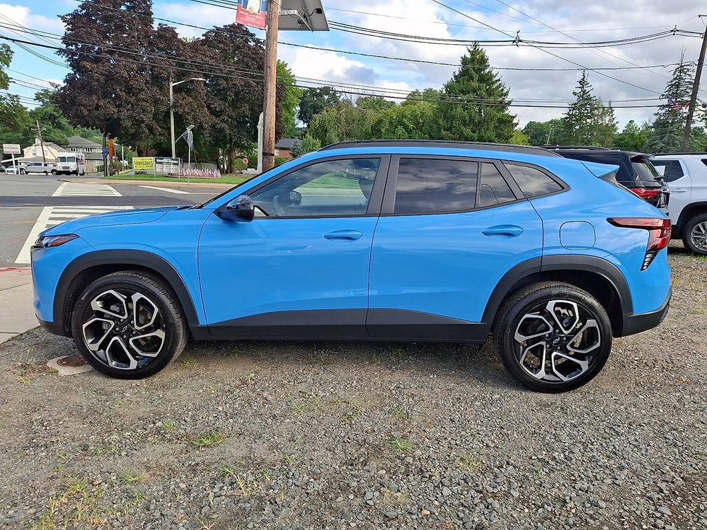 Certified 2024 Chevrolet Trax RS w/ Sunroof Package FWD image 4