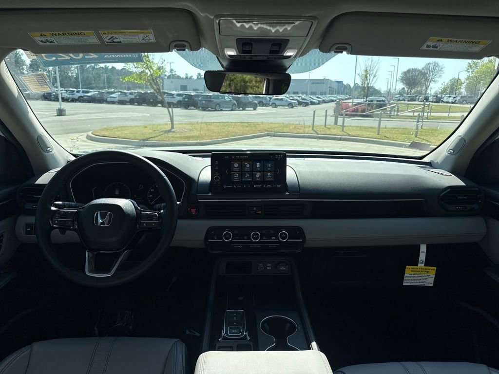 Certified 2025 Honda Pilot Touring image 13