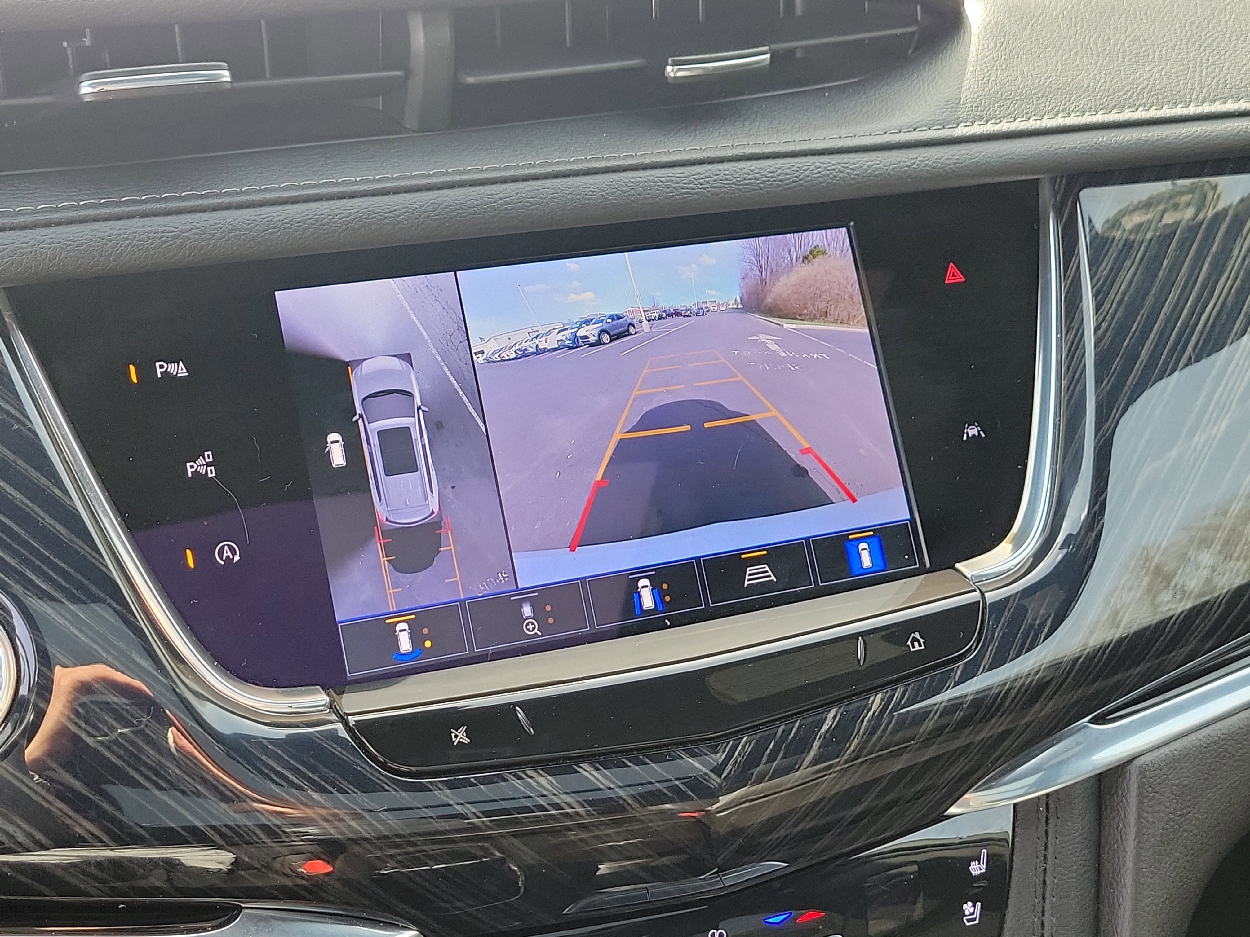 Used 2023 Cadillac XT6 Premium Luxury w/ Technology Package image 27