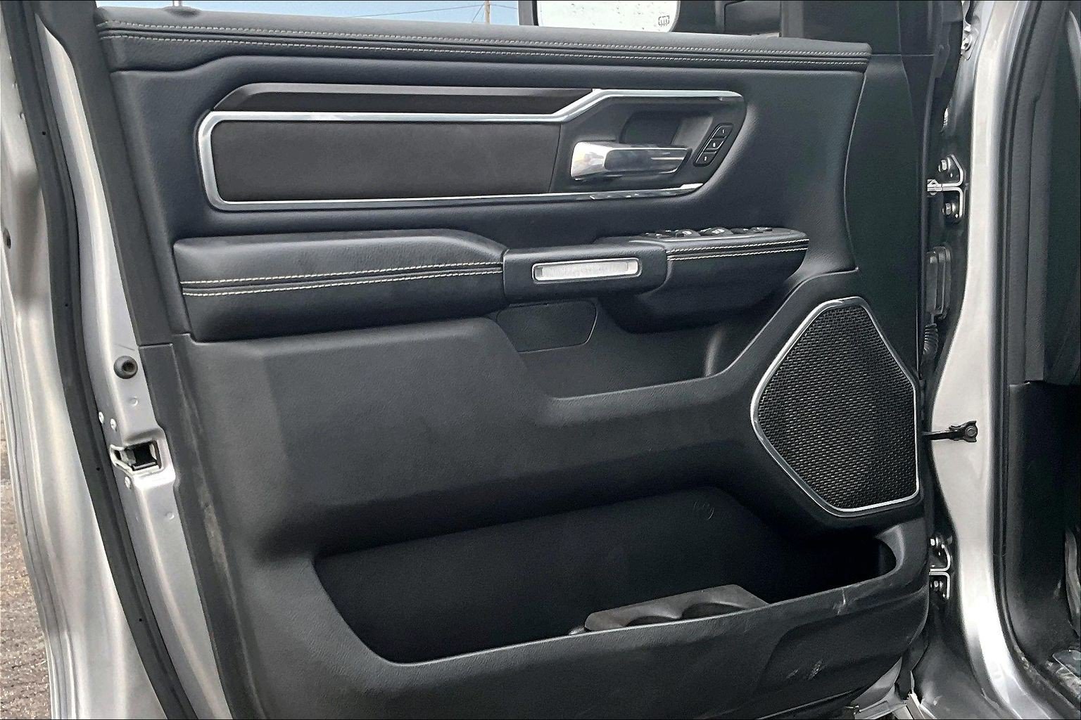 Used 2022 RAM 1500 Laramie w/ Laramie Southwest Edition AWD/4WD image 17