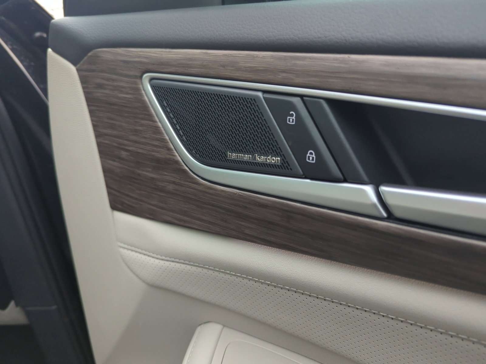 New 2026 Volkswagen Atlas SEL Premium R-Line image 26