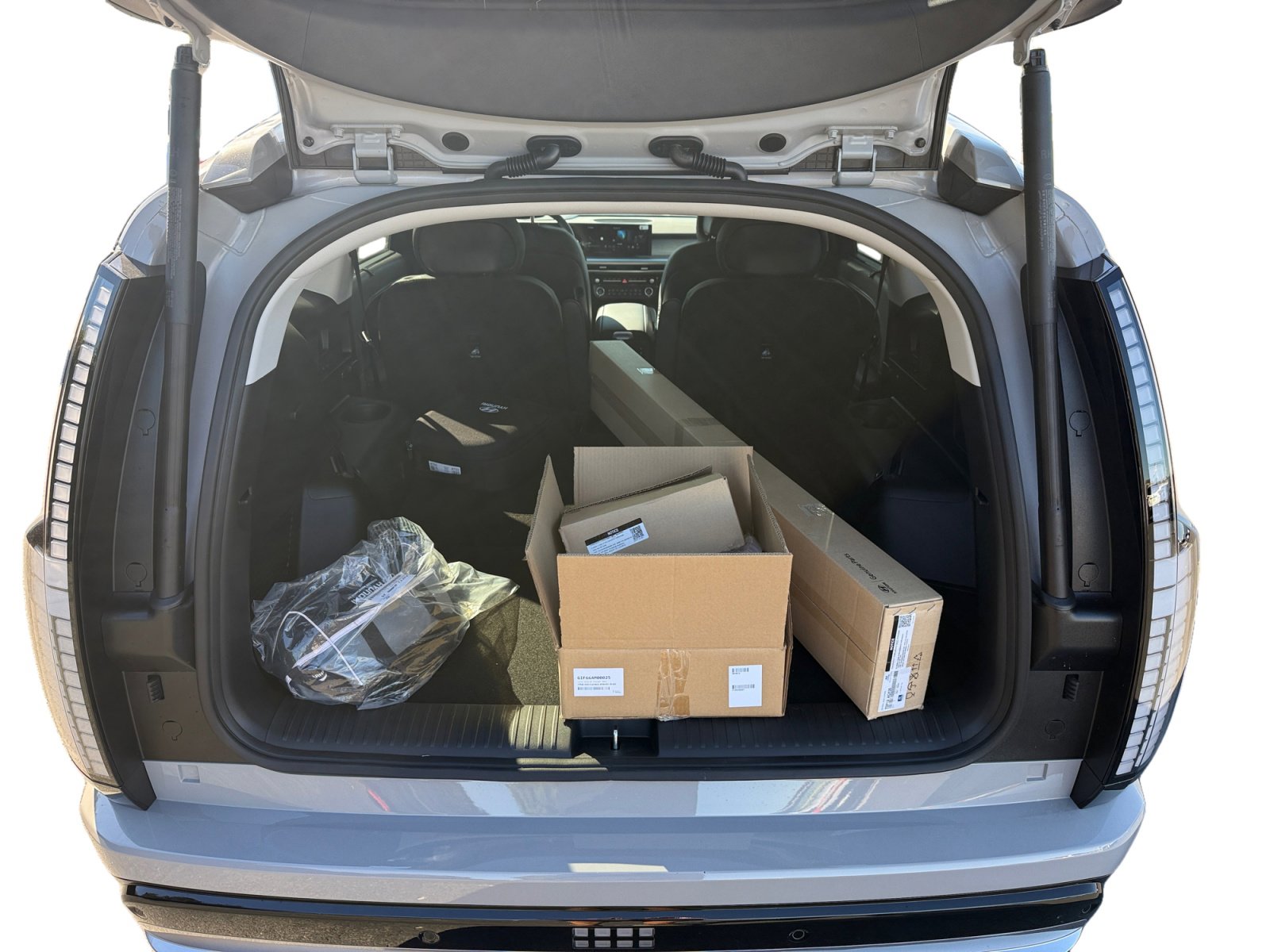 New 2026 Hyundai Ioniq 9 Limited w/ Tow & Go Package image 17