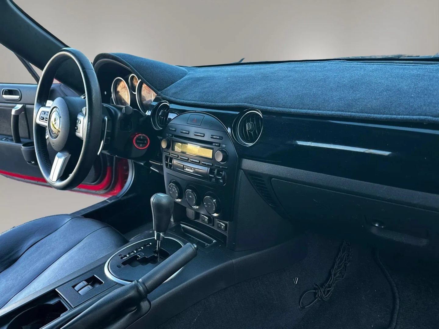 Used 2008 MAZDA MX-5 Miata Grand Touring w/ Premium Pkg RWD image 17