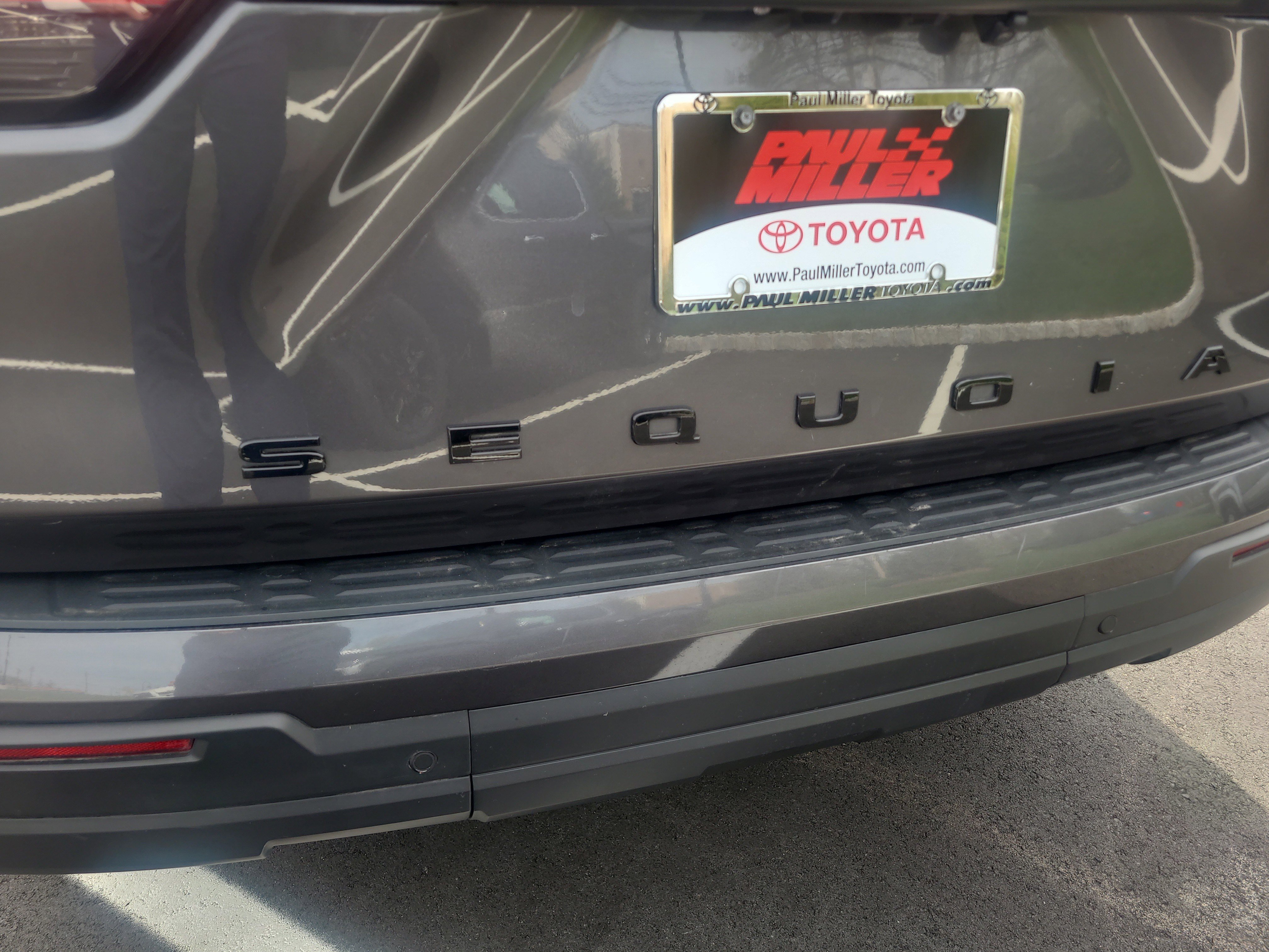 Used 2024 Toyota Sequoia SR5 w/ TRD Off-Road Package AWD/4WD image 31