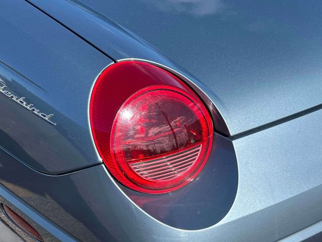 Used 2005 Ford Thunderbird image 14