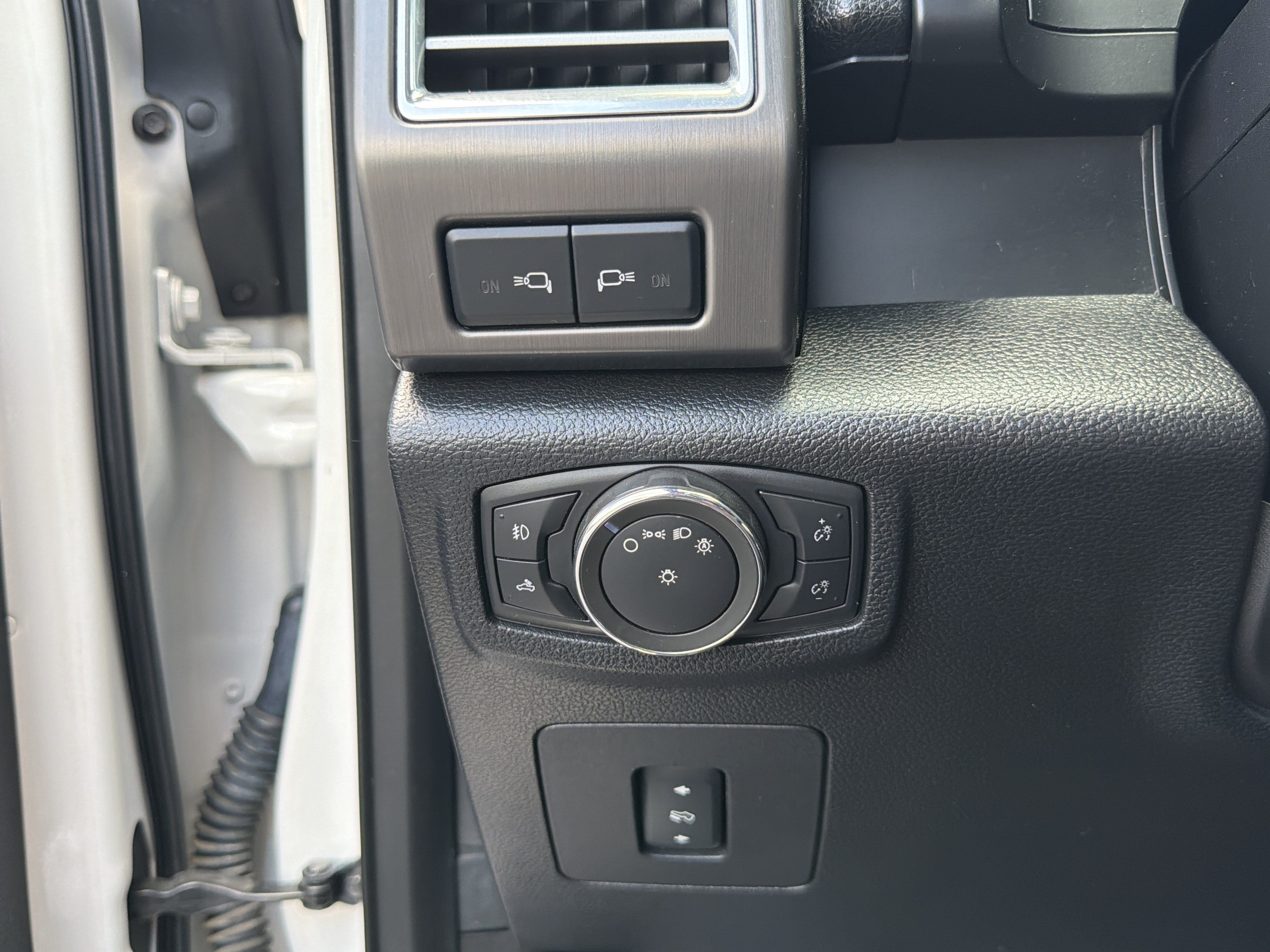Used 2016 Ford F150 Limited w/ Trailer Tow Package AWD/4WD image 30