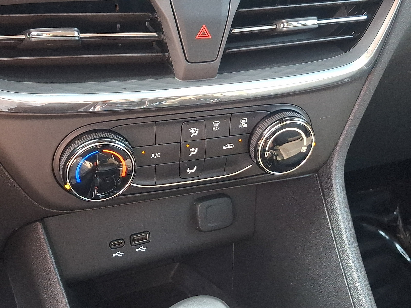 Used 2025 Buick Encore GX Preferred FWD image 16