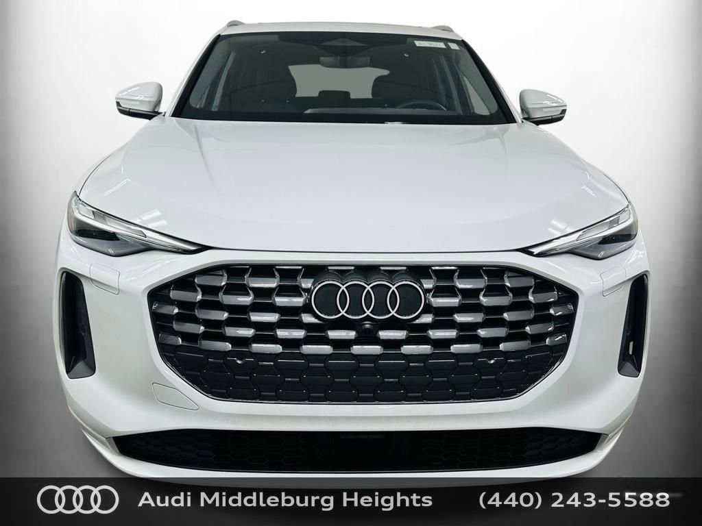 Certified 2025 Audi Q5 Premium w/ Convenience Package image 2