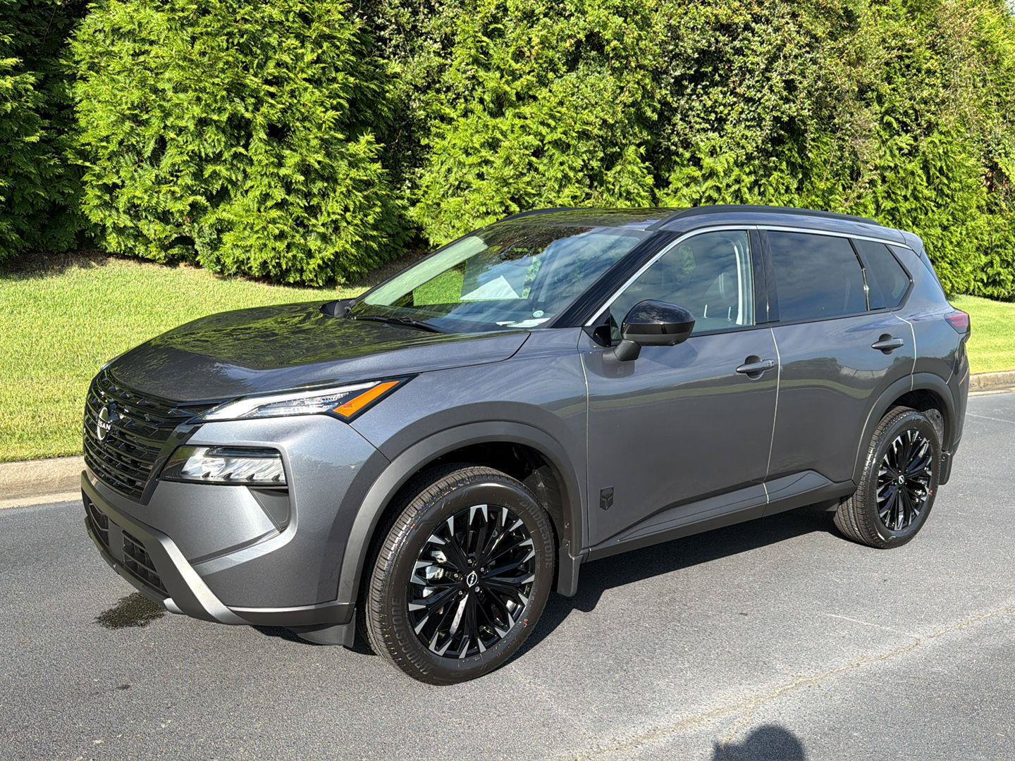 New 2026 Nissan Rogue Dark Armor FWD image 2