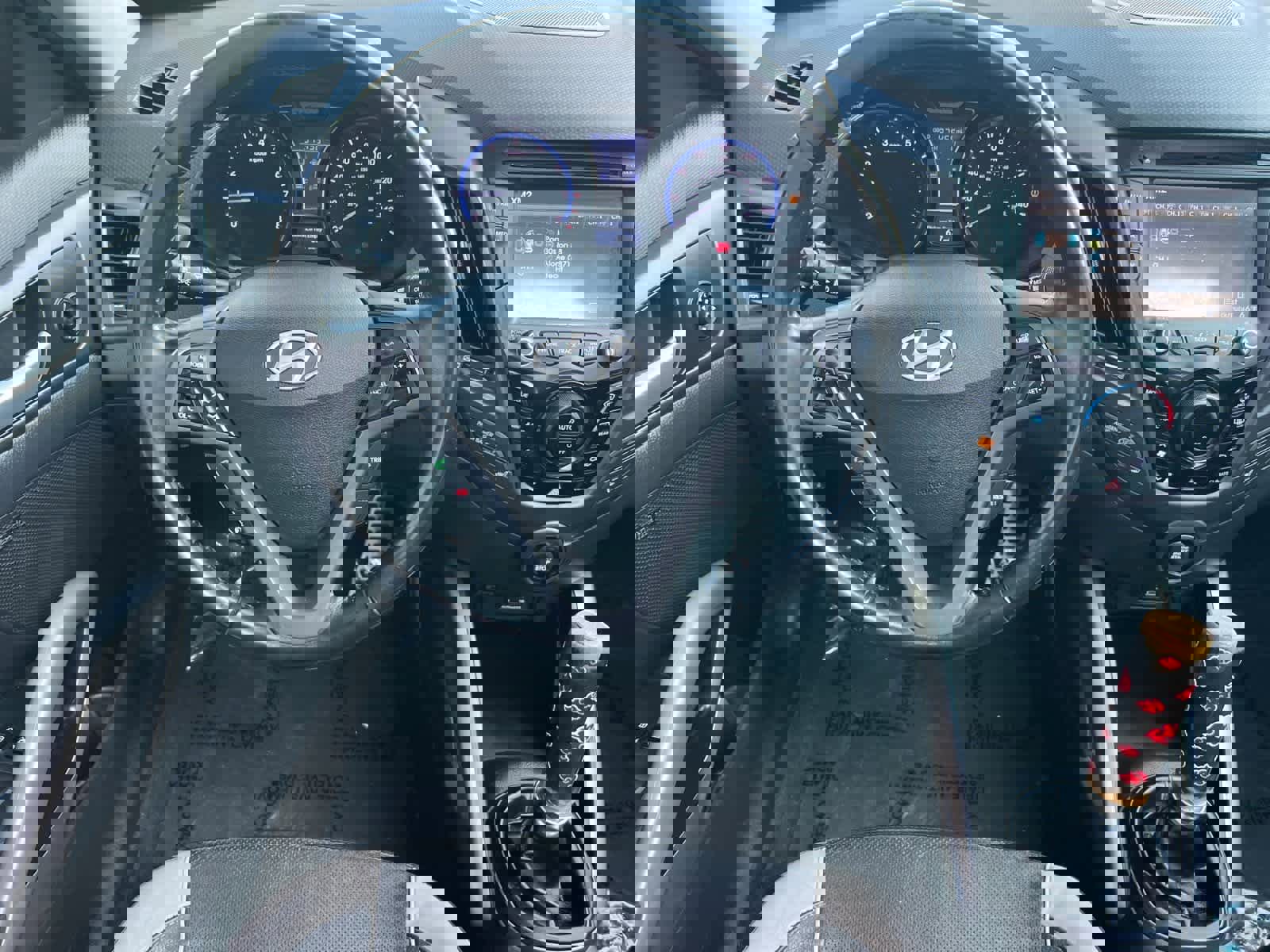 Used 2015 Hyundai Veloster Turbo w/ Option Group 04 image 14