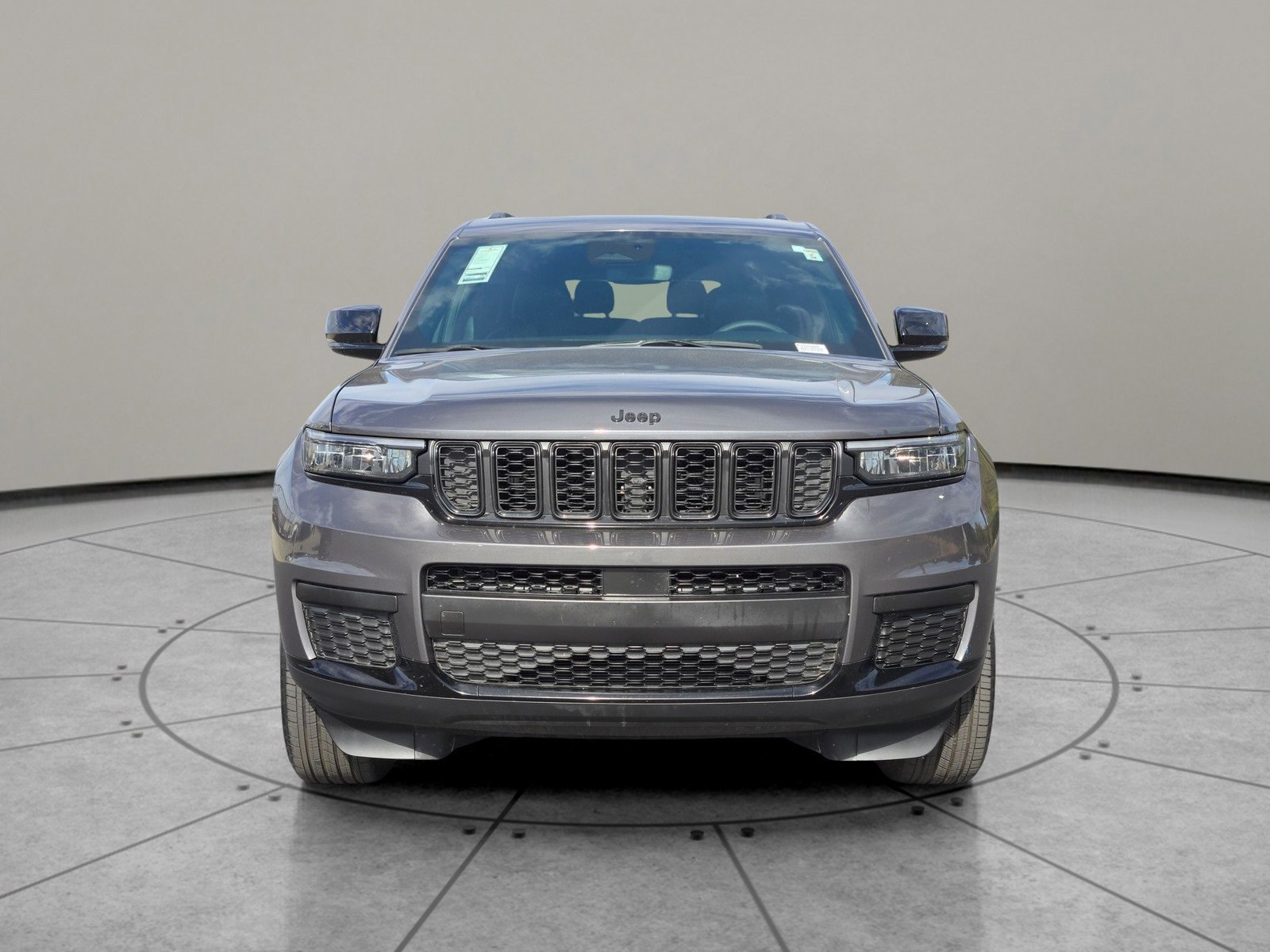 Used 2024 Jeep Grand Cherokee L Laredo image 2
