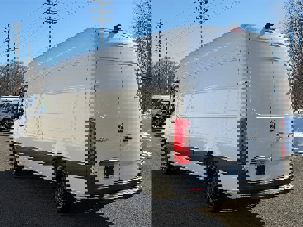 Used 2025 Mercedes-Benz Sprinter 2500 image 7