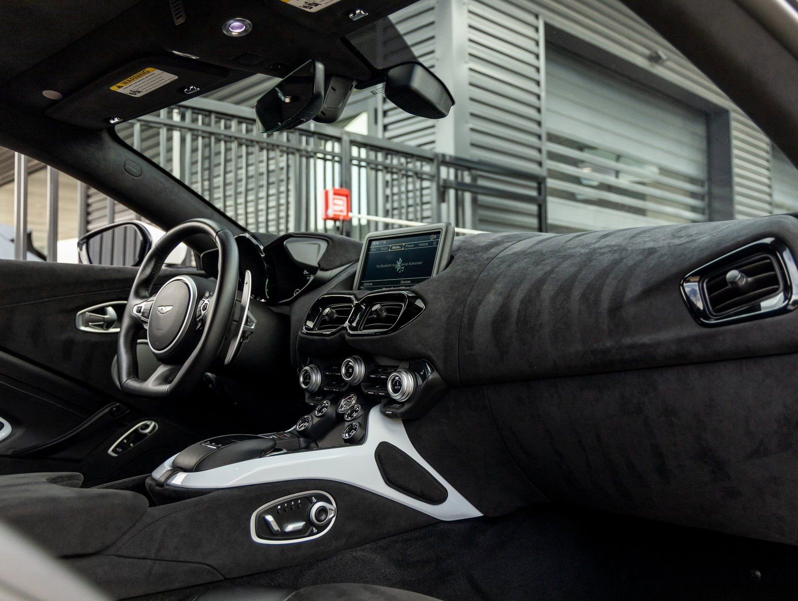 Used 2019 Aston Martin V8 Vantage Coupe image 38