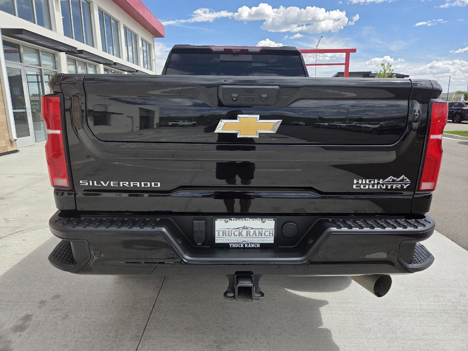 Used 2024 Chevrolet Silverado 2500 High Country w/ Technology Package image 5