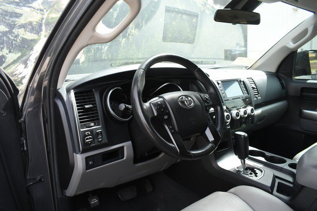 Used 2020 Toyota Sequoia SR5 AWD/4WD image 14