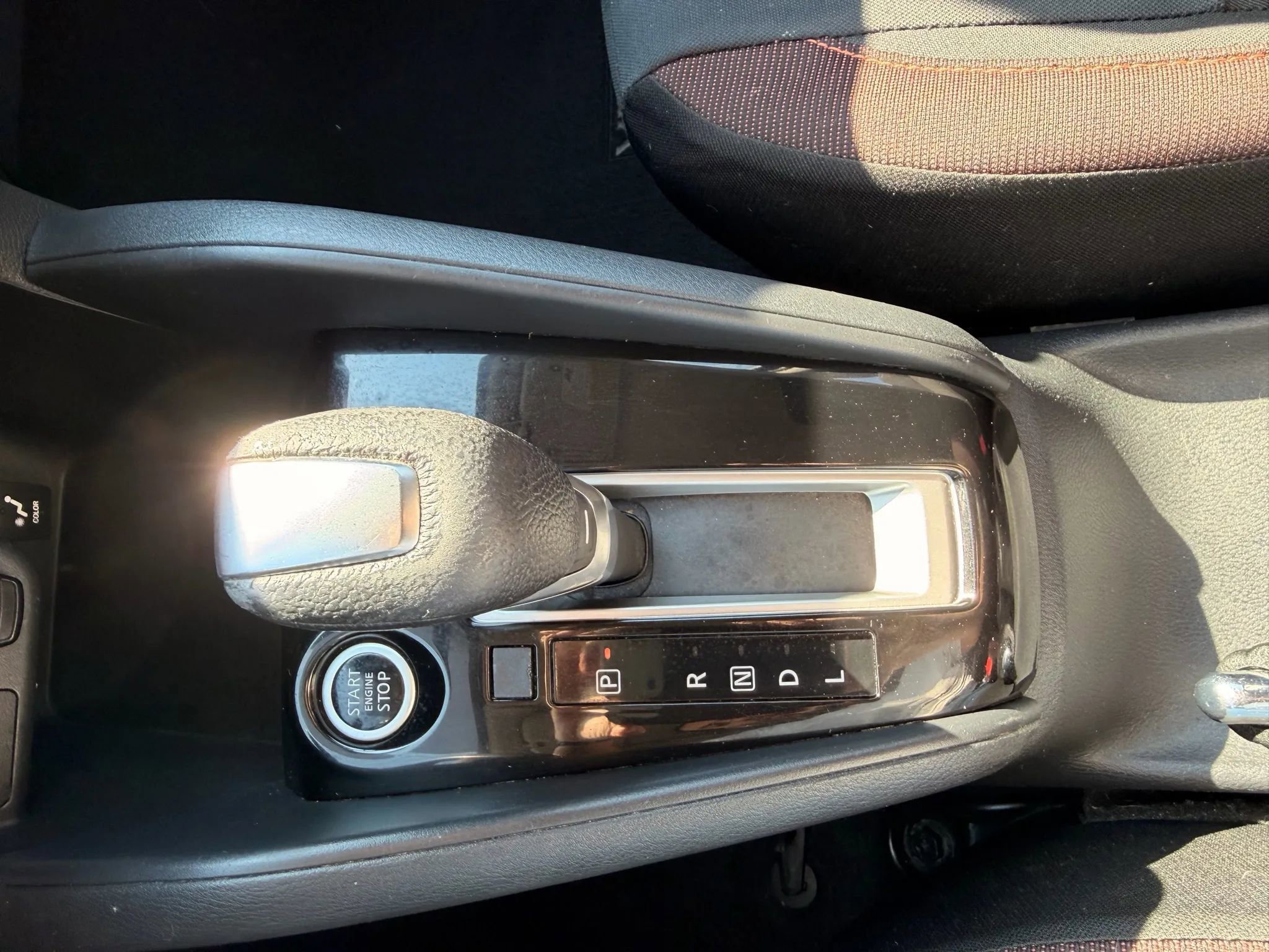 Used 2020 Nissan Versa SR w/ Lighting Package image 41