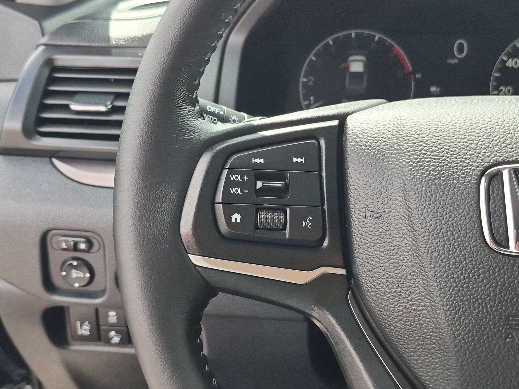 Certified 2025 Honda Ridgeline RTL image 20