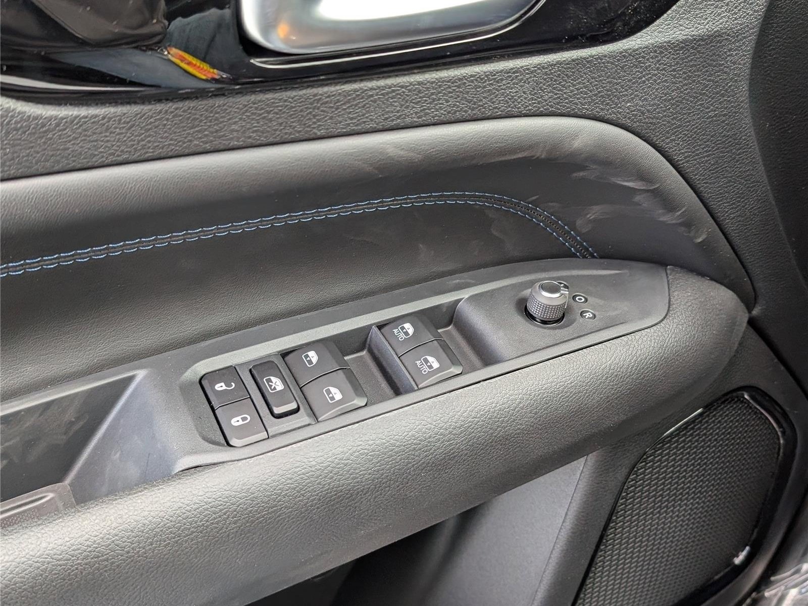 New 2026 Jeep Compass Latitude AWD/4WD image 14
