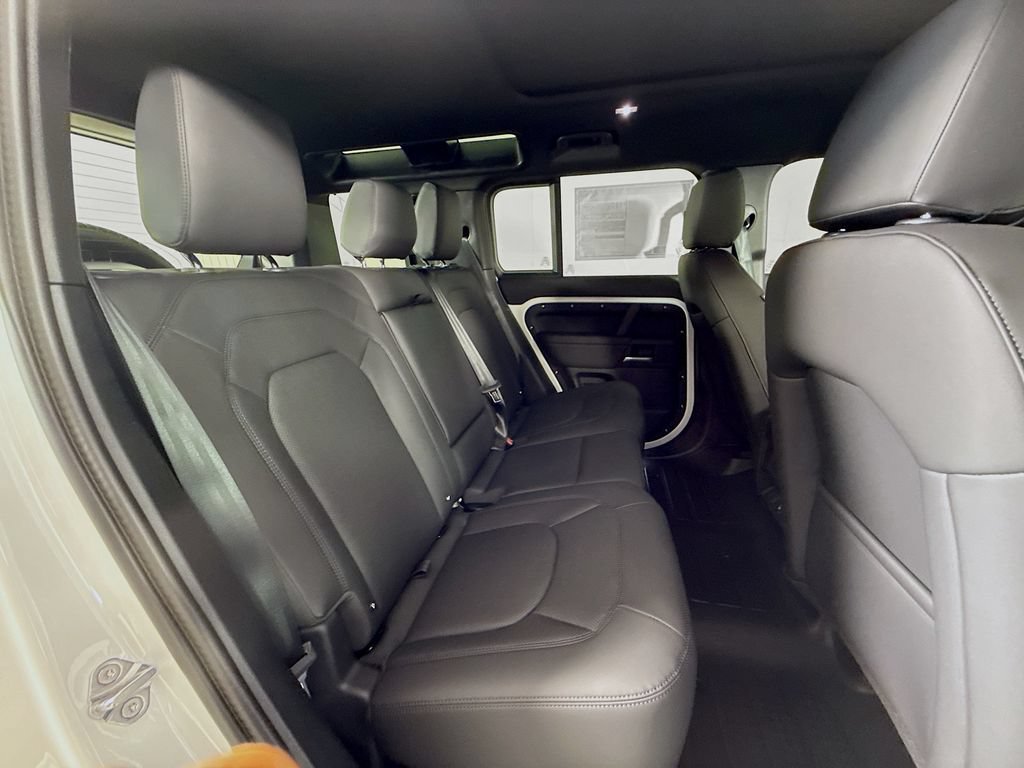 Certified 2025 Land Rover Defender 110 S AWD/4WD image 29