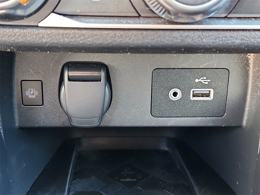 Used 2024 Nissan Versa SV w/ Trunk Package image 23