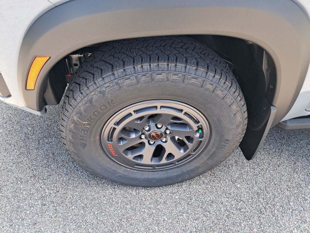 New 2025 Nissan Frontier PRO-4X image 28