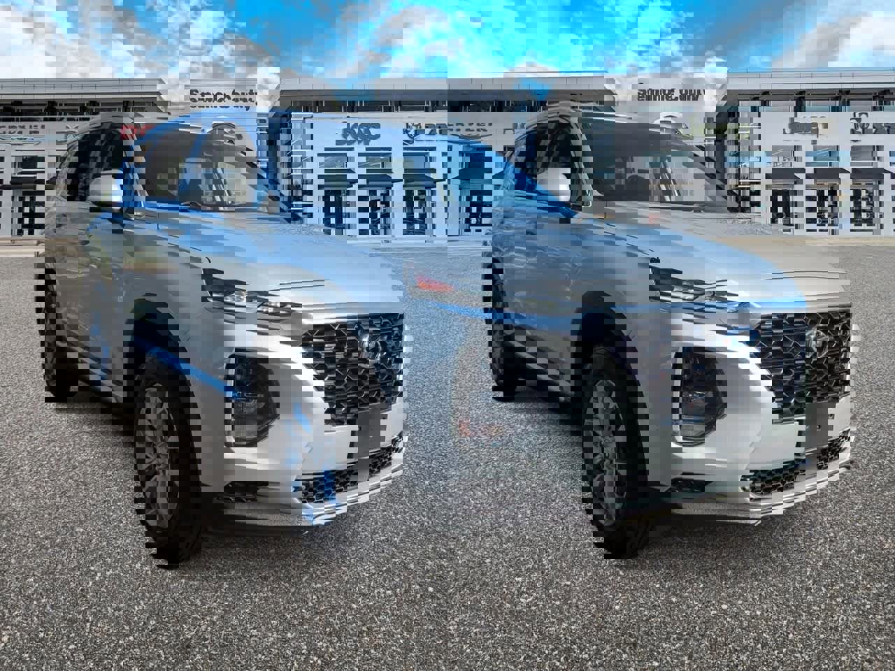 Used 2020 Hyundai Santa Fe SE image 2